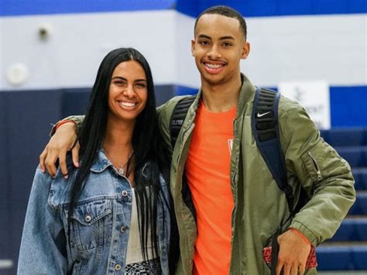 Who Is Johanna Leia? Meet Amari Bailey Mom On Instagram ·